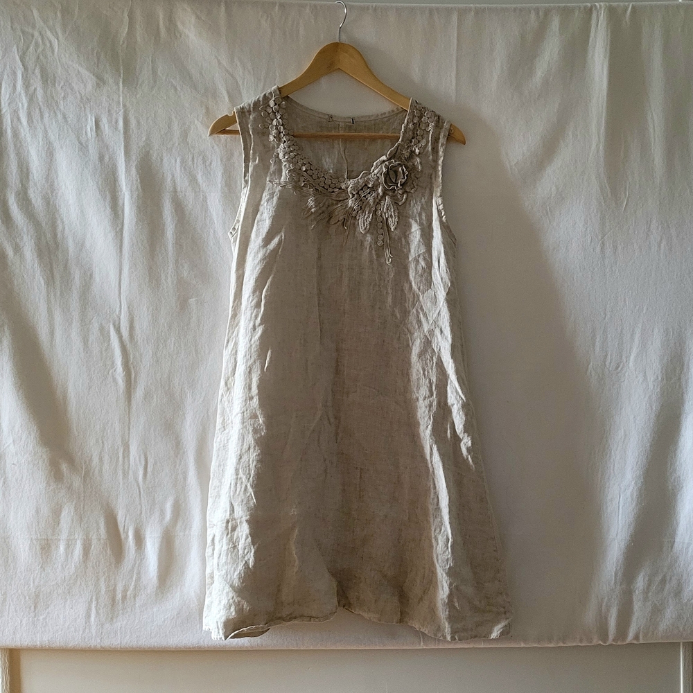 Linen Sleeveless Shift Dress with Floral Applique